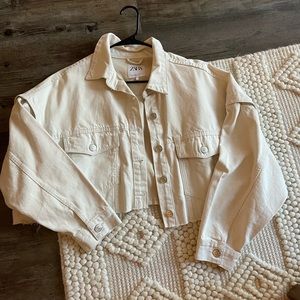 Cropped cream denim jacket